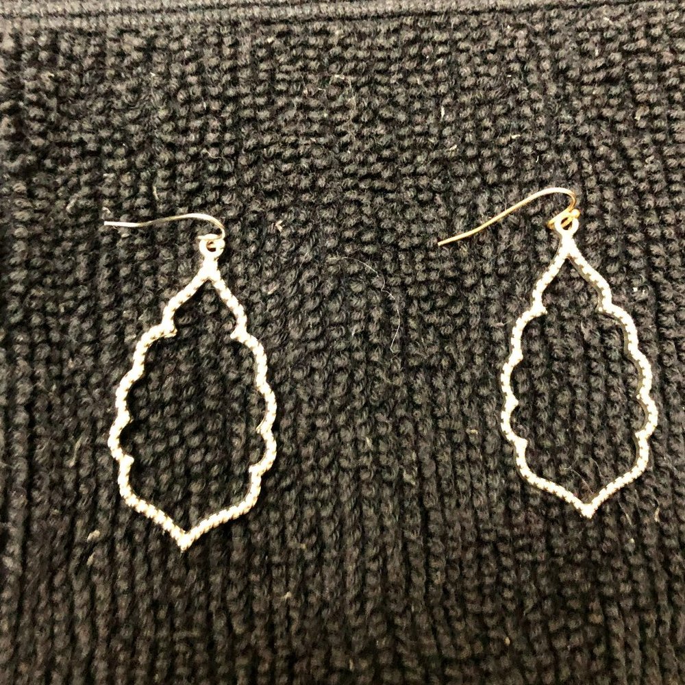 Price Drop!! Silver Dangly Earrings
